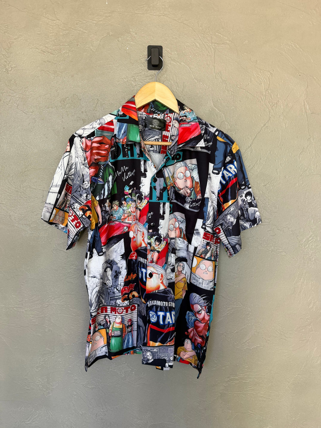 Sakamoto Days Button Up